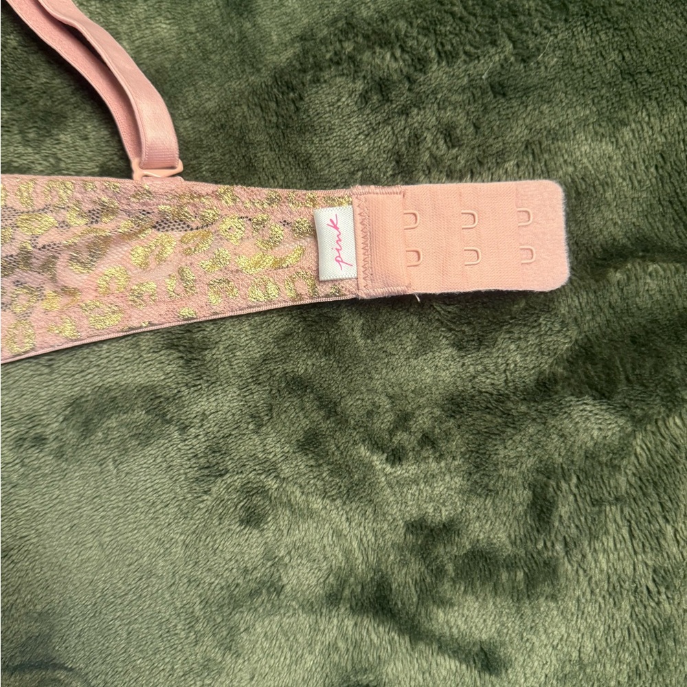 Pink Leopard Print Bra by PINK Victoria's Secret - Picture 3 of 7